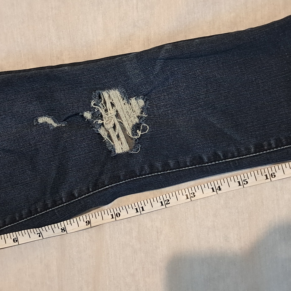 Abercrombie & Fitch Ultra High Rise Super Skinny Size 2/26. Distressed. - Picture 9 of 14